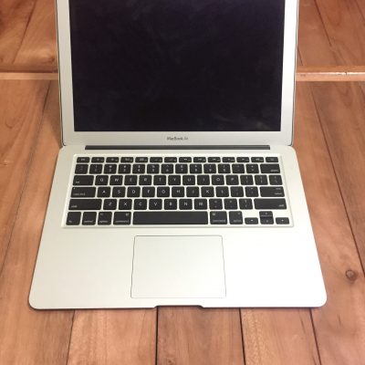 Macbook Air MC966 (Mid 2011) 13-inch Core i7 Ram 4GB SSD 256GB Mới 98%